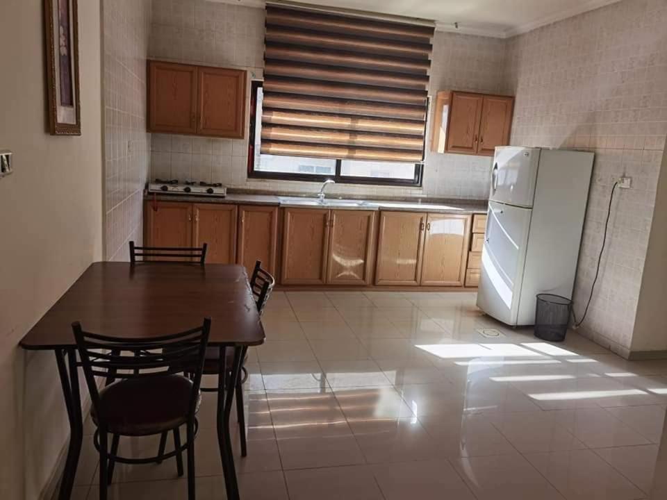 Al Bateel Hotel Apartments Amman Extérieur photo