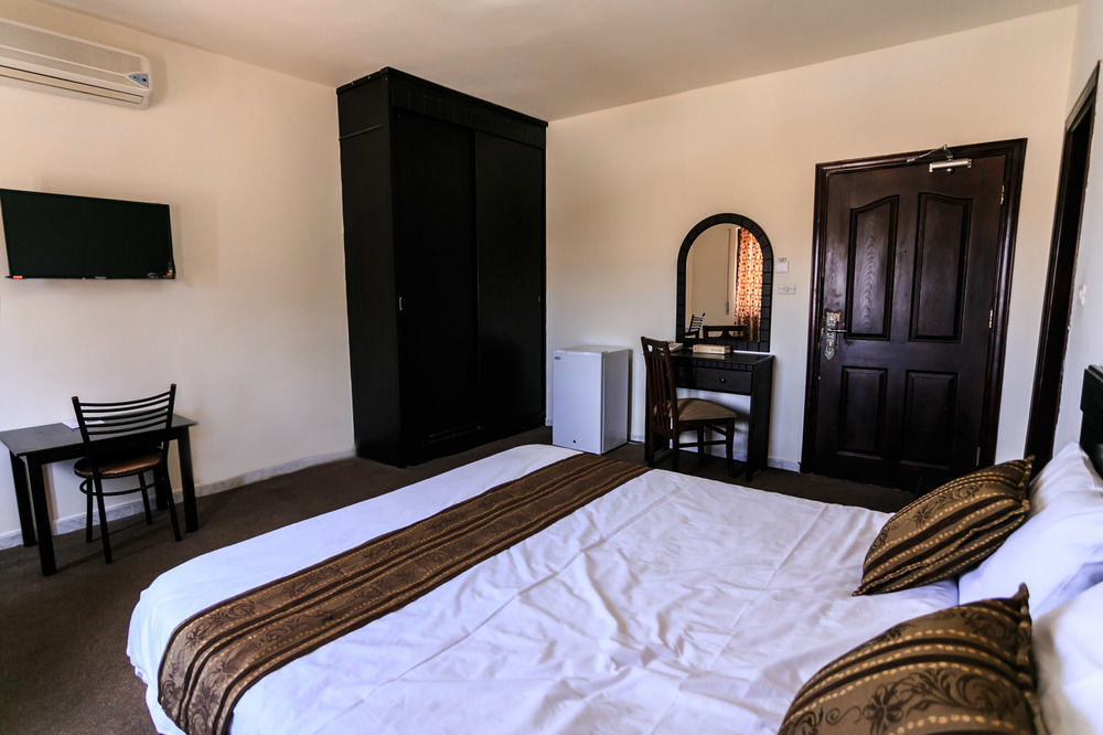 Al Bateel Hotel Apartments Amman Extérieur photo
