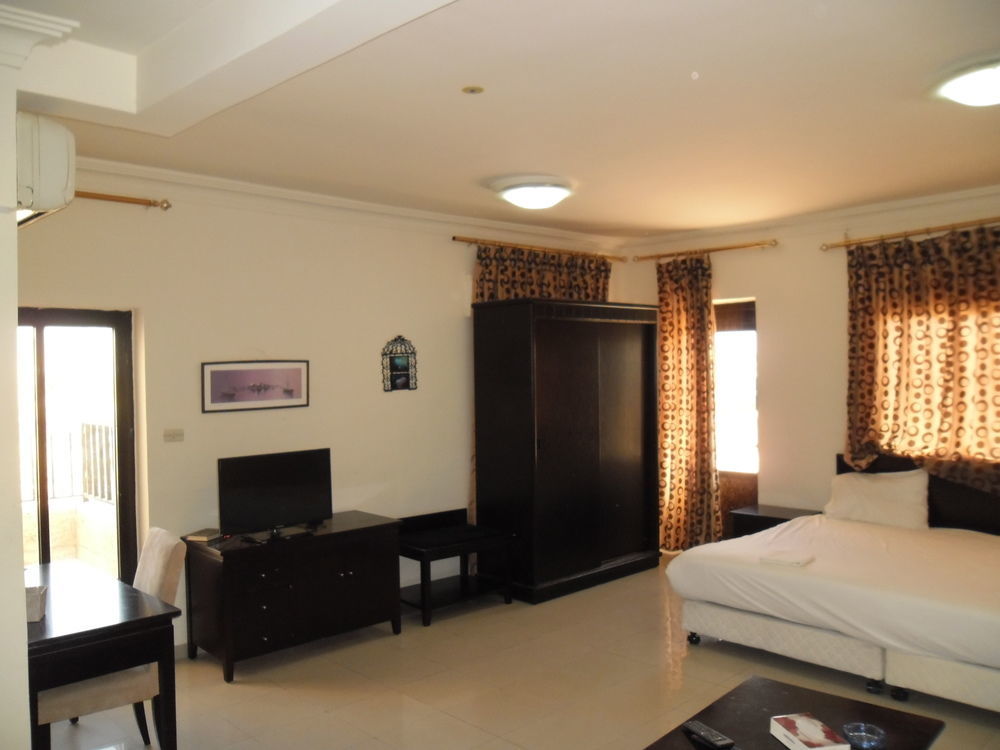 Al Bateel Hotel Apartments Amman Extérieur photo