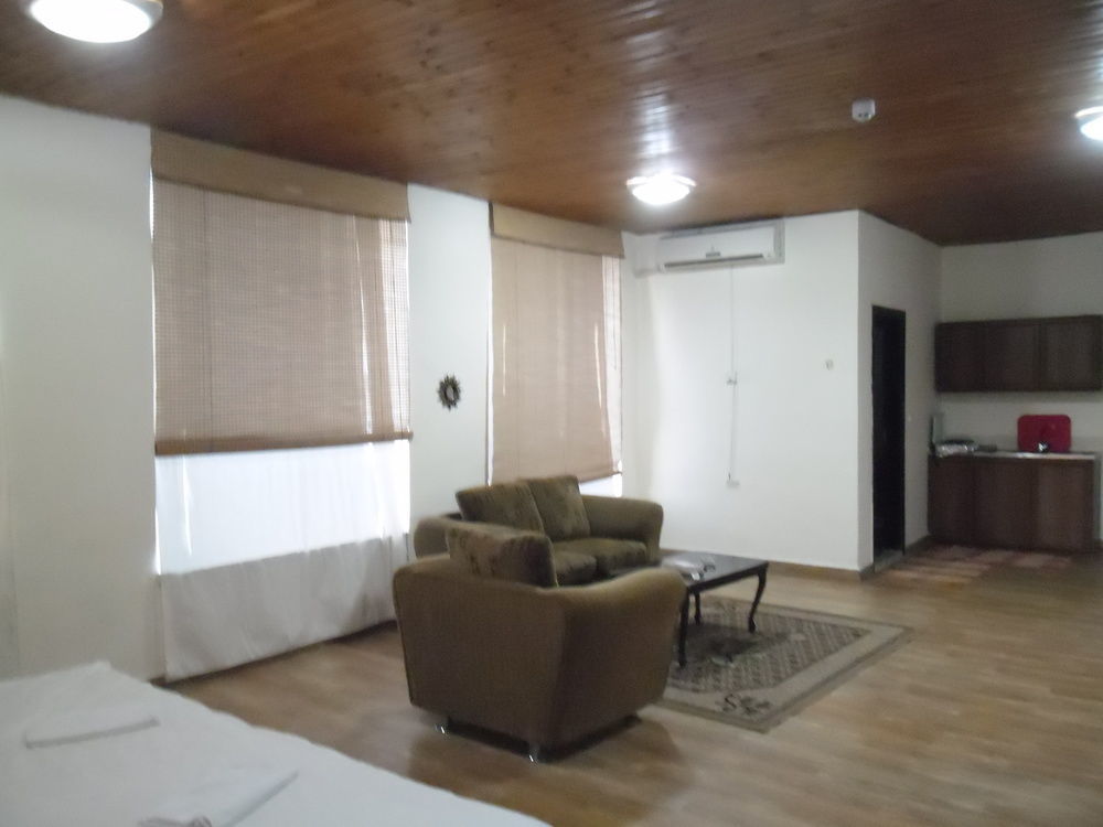 Al Bateel Hotel Apartments Amman Extérieur photo