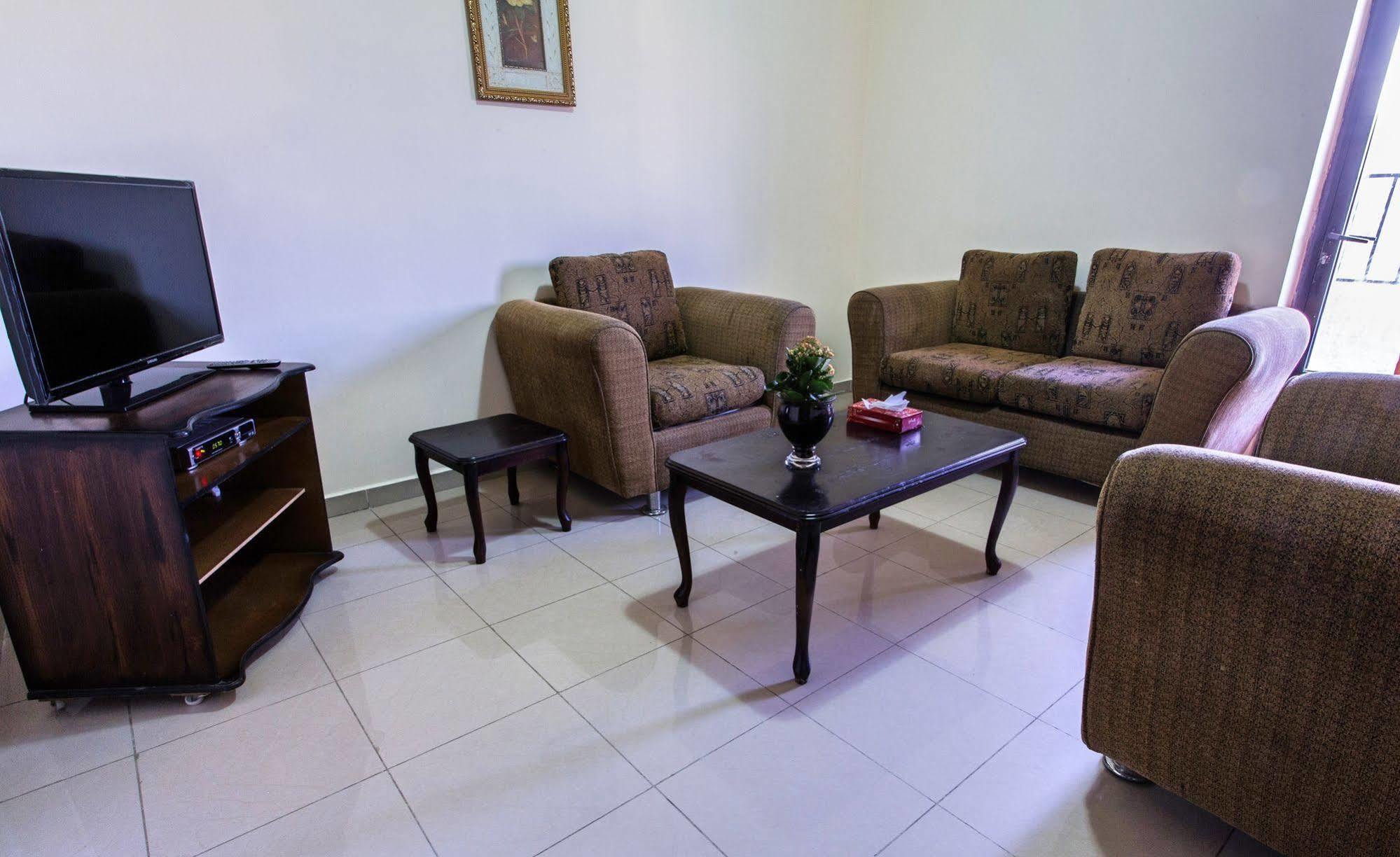 Al Bateel Hotel Apartments Amman Extérieur photo
