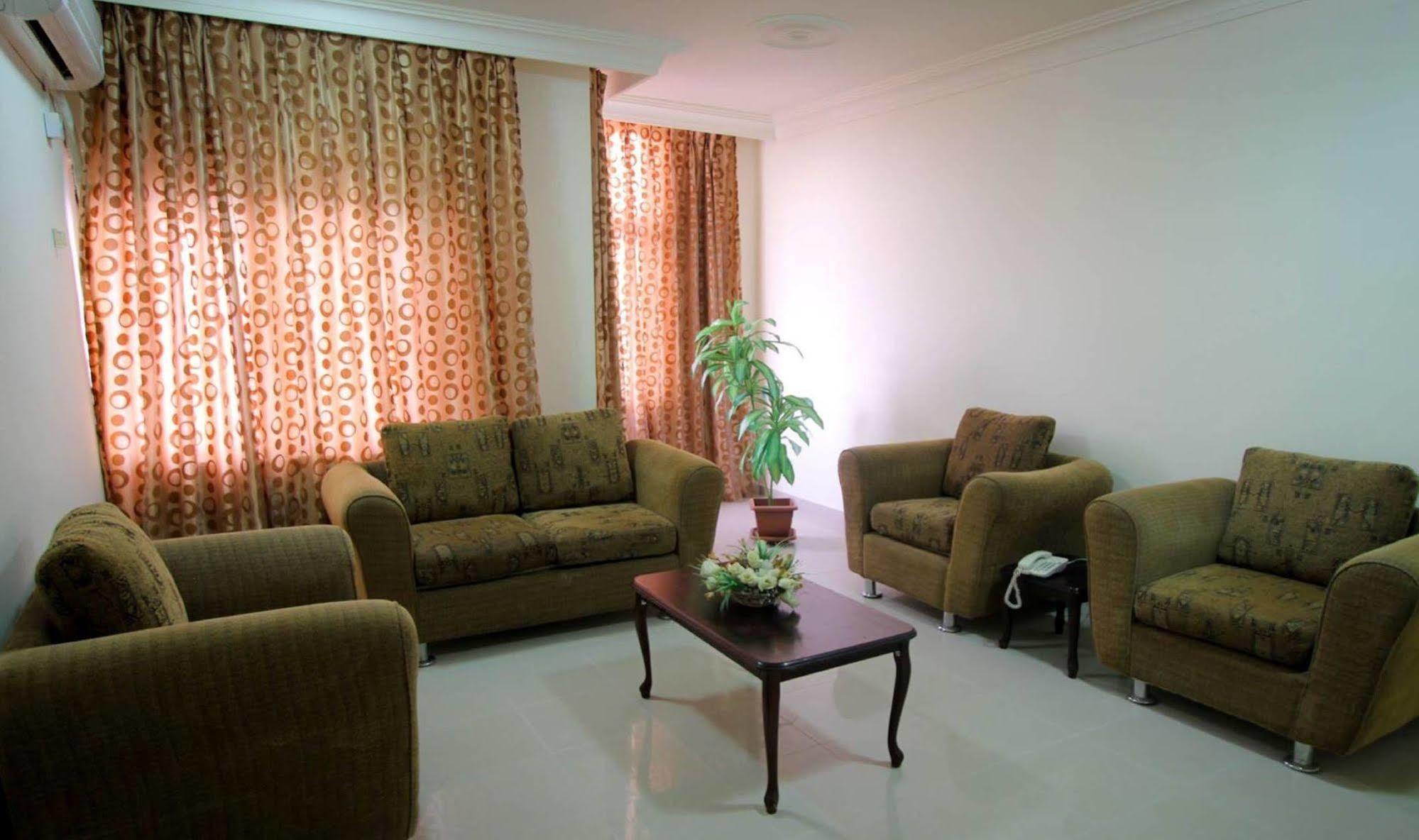 Al Bateel Hotel Apartments Amman Extérieur photo