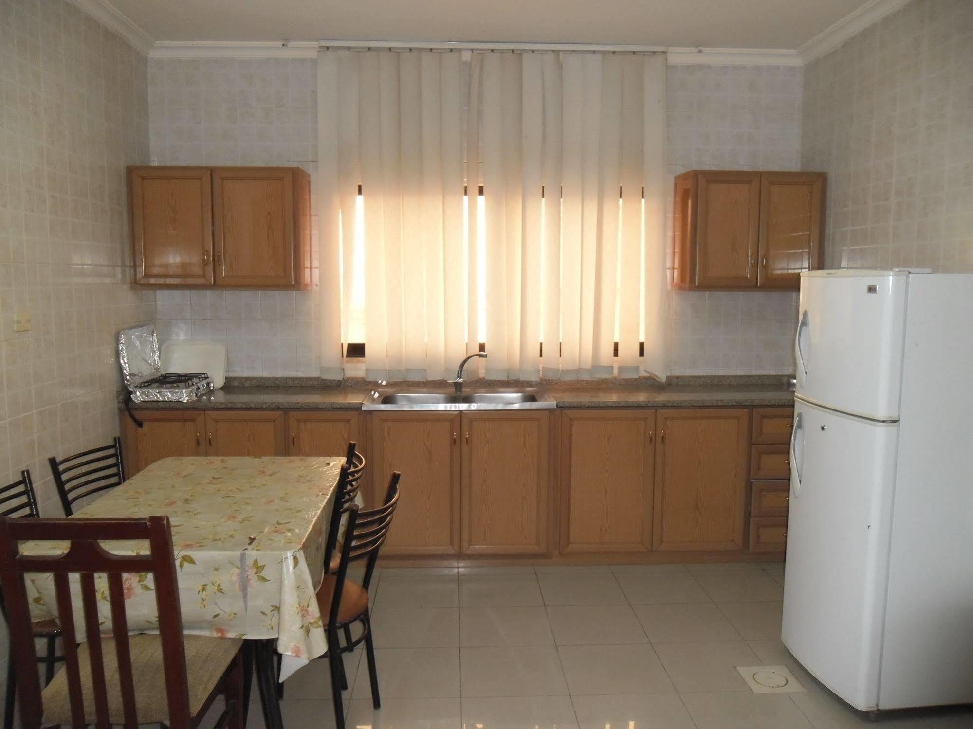 Al Bateel Hotel Apartments Amman Extérieur photo