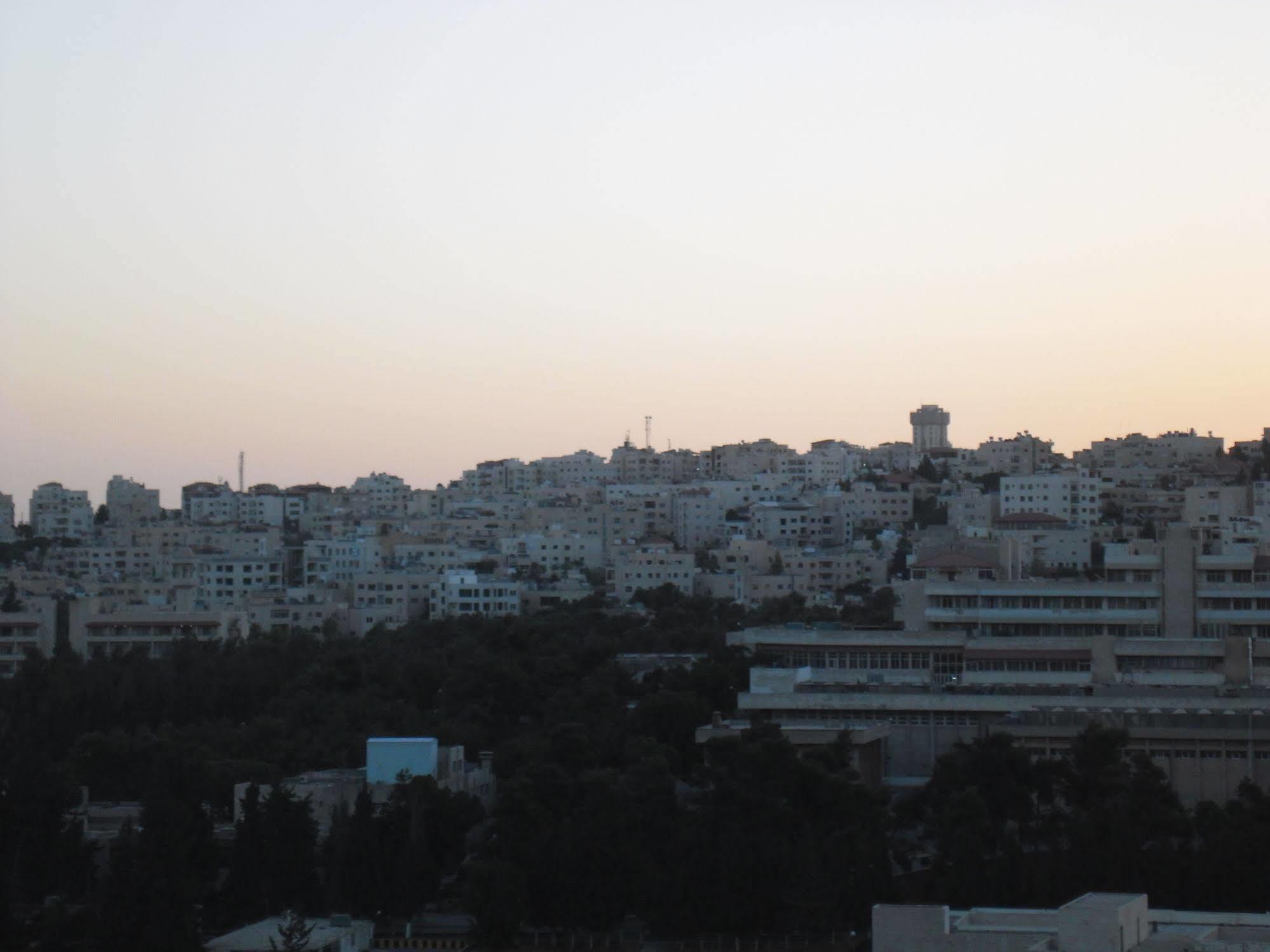 Al Bateel Hotel Apartments Amman Extérieur photo