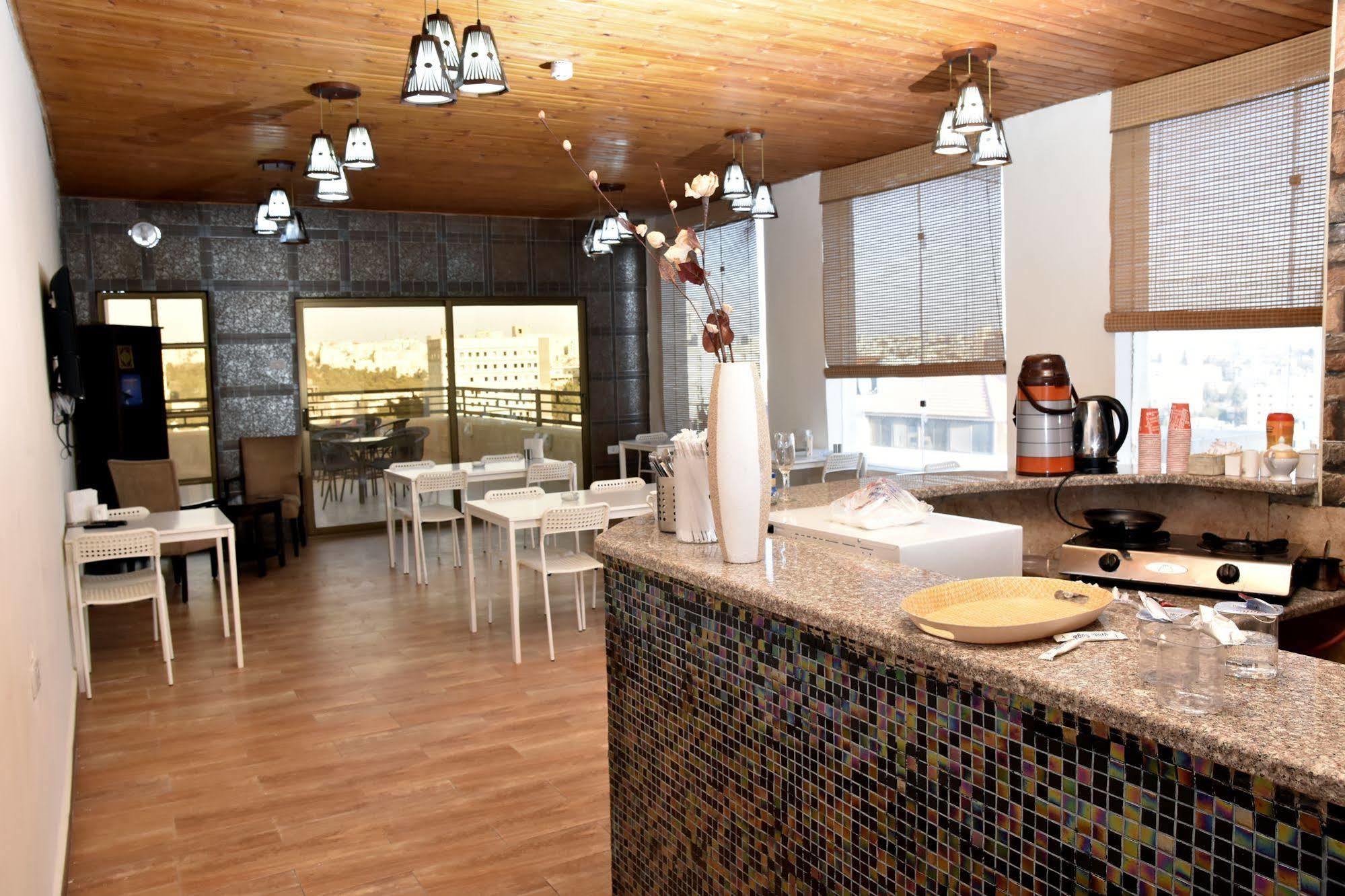Al Bateel Hotel Apartments Amman Extérieur photo